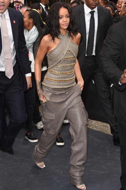 rihanna-vogue-5jun14-rex_b_592x888