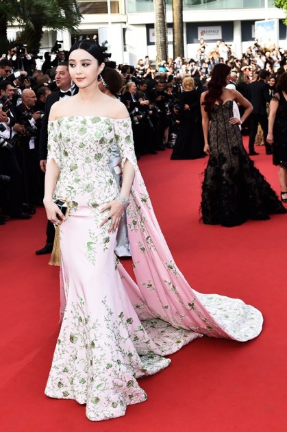 fan-bingbing-vogue-14may15-getty_b_592x888