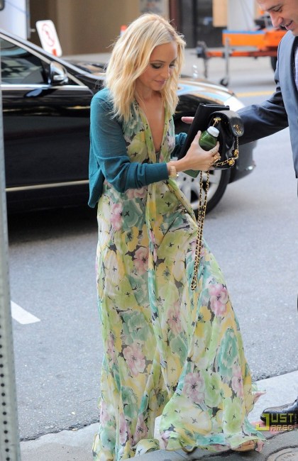 *EXCLUSIVE* Los Angeles, CA - A colorful Nicole Richie arrives to a business meeting where she spent the day working on her fashion line with her design team. Nicole's designs, entitled 