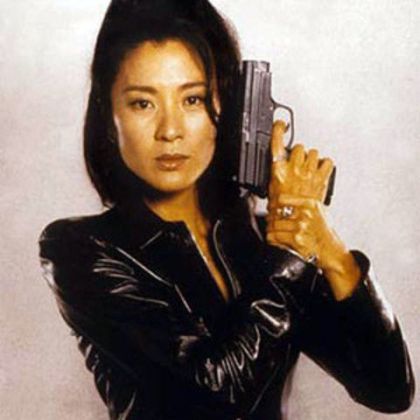 wai-lin-michelle-yeoh-jutro-nie-umiera-nigdy-1997-fot-pinterest-com