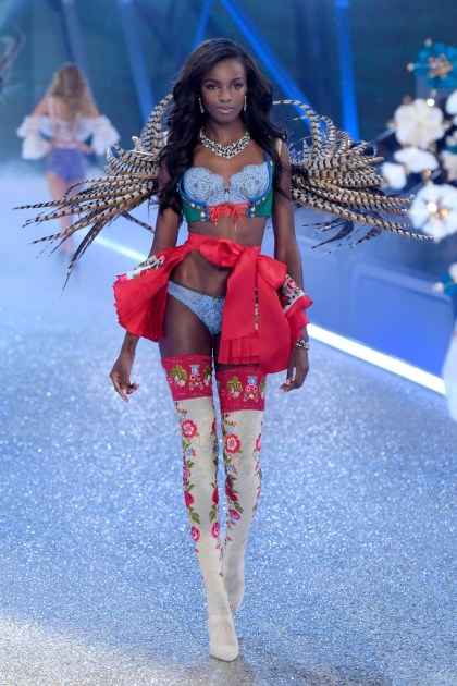 2016 Victoria's Secret Fashion Show: All the Looks